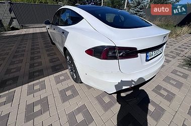 Лифтбек Tesla Model S 2021 в Киеве