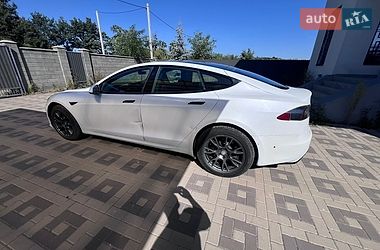 Лифтбек Tesla Model S 2021 в Киеве