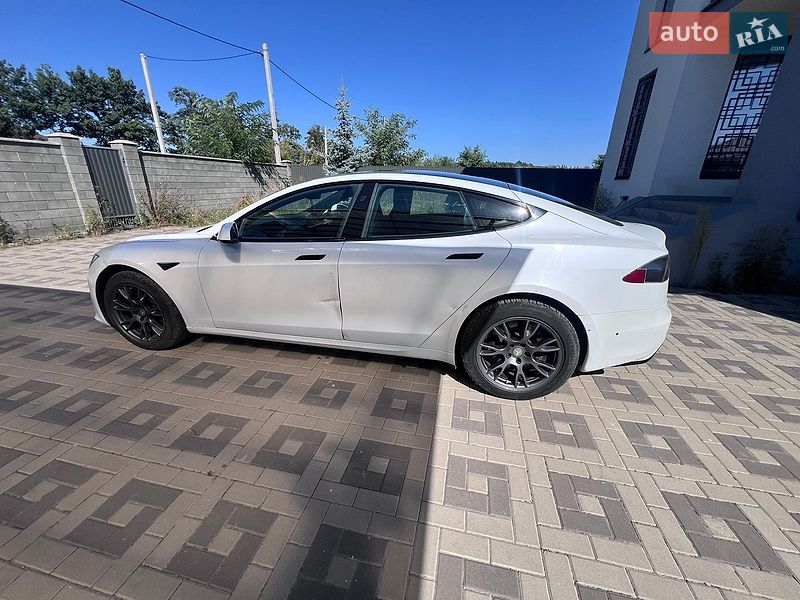 Лифтбек Tesla Model S 2021 в Киеве