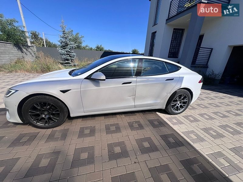 Лифтбек Tesla Model S 2021 в Киеве