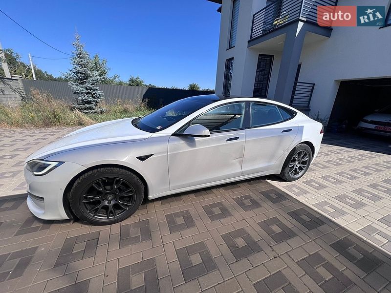 Лифтбек Tesla Model S 2021 в Киеве