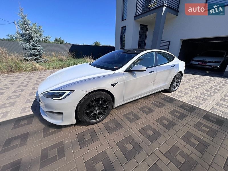 Лифтбек Tesla Model S 2021 в Киеве