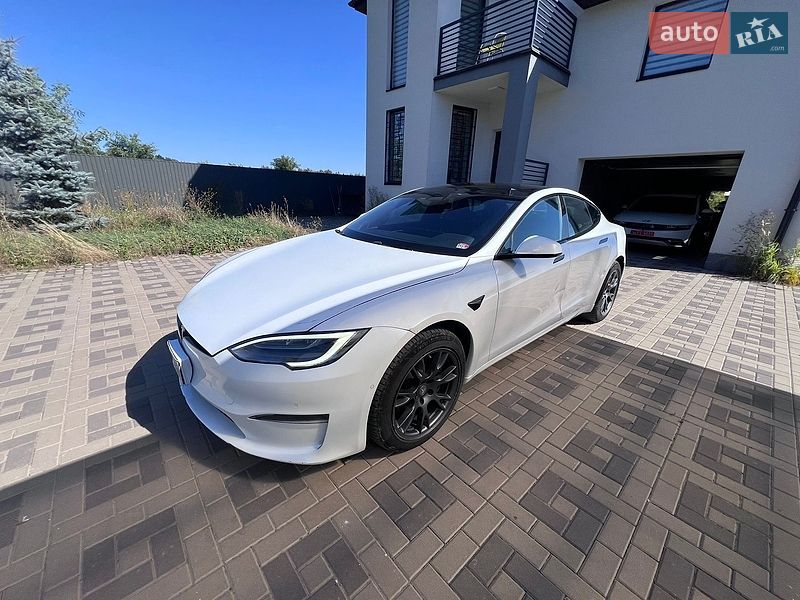 Лифтбек Tesla Model S 2021 в Киеве