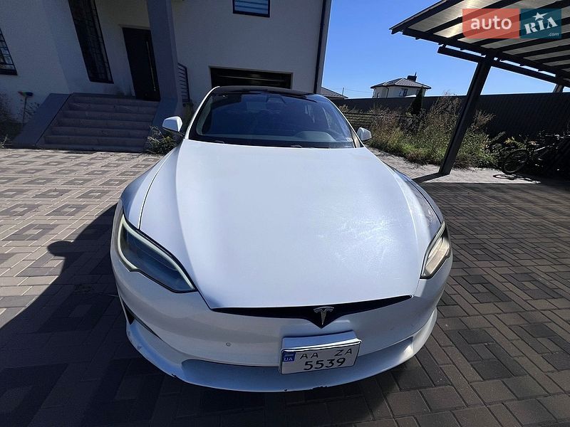 Лифтбек Tesla Model S 2021 в Киеве