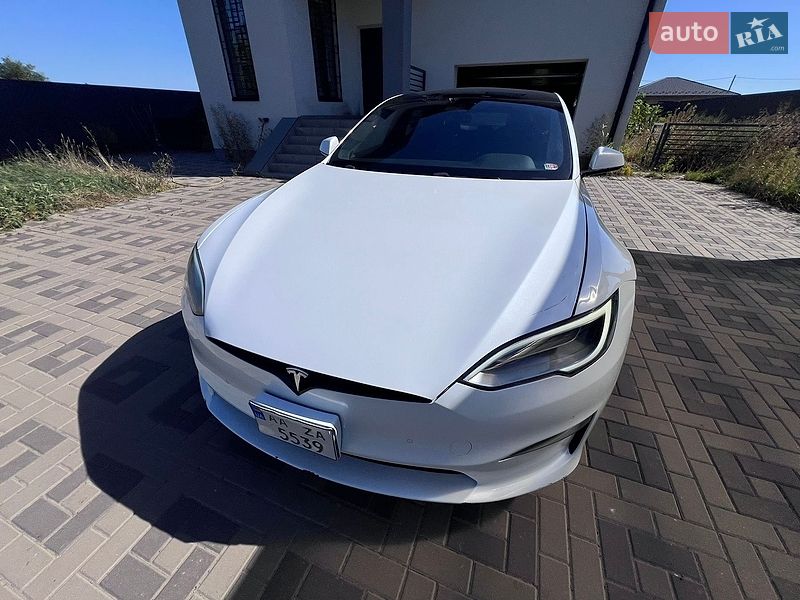 Лифтбек Tesla Model S 2021 в Киеве