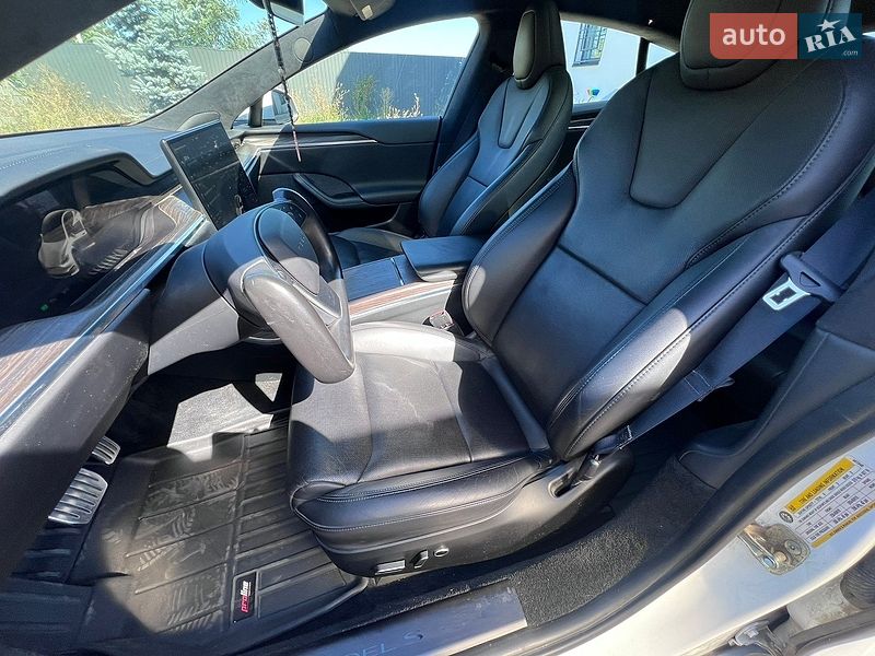 Лифтбек Tesla Model S 2021 в Киеве