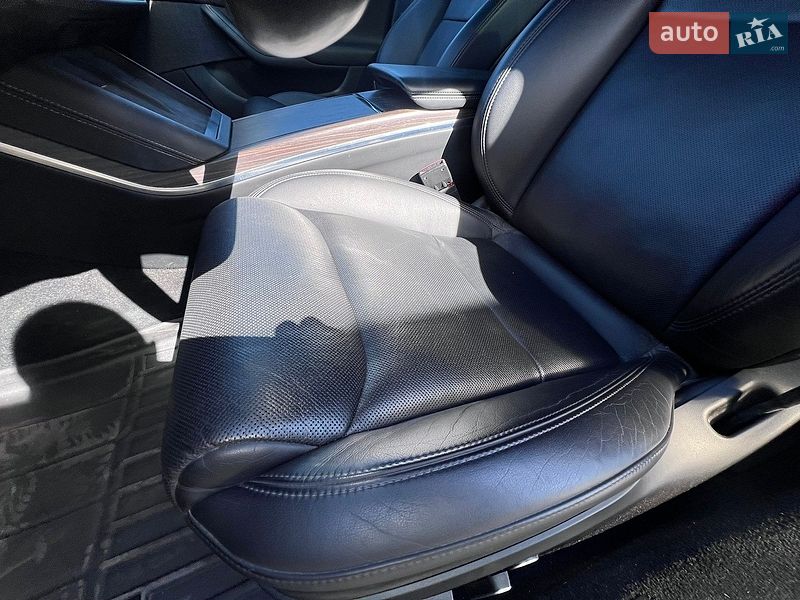 Лифтбек Tesla Model S 2021 в Киеве