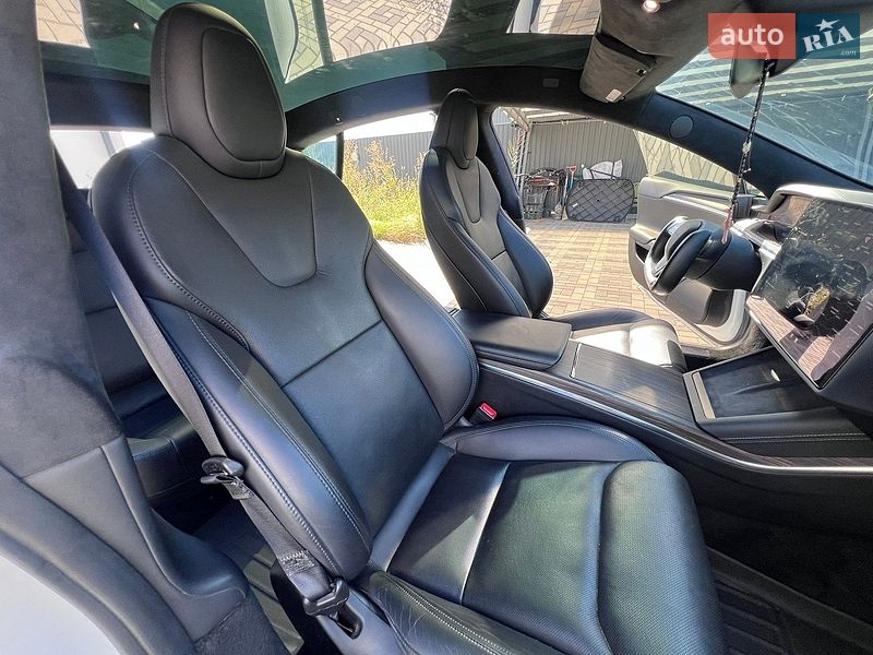 Лифтбек Tesla Model S 2021 в Киеве
