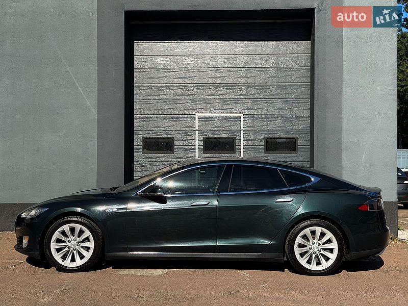 Лифтбек Tesla Model S 2013 в Киеве