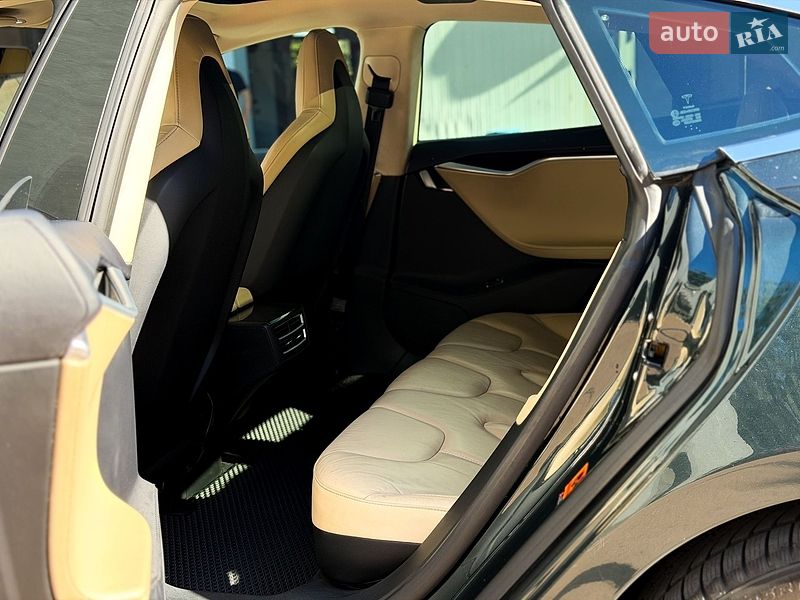 Лифтбек Tesla Model S 2013 в Киеве