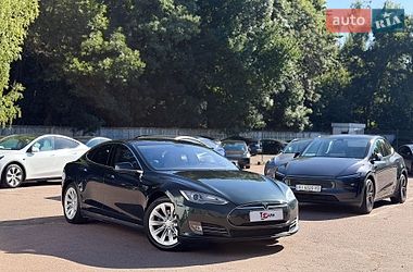 Лифтбек Tesla Model S 2013 в Киеве