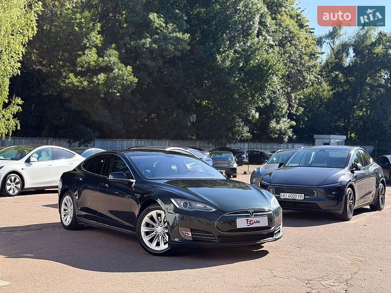 Лифтбек Tesla Model S 2013 в Киеве
