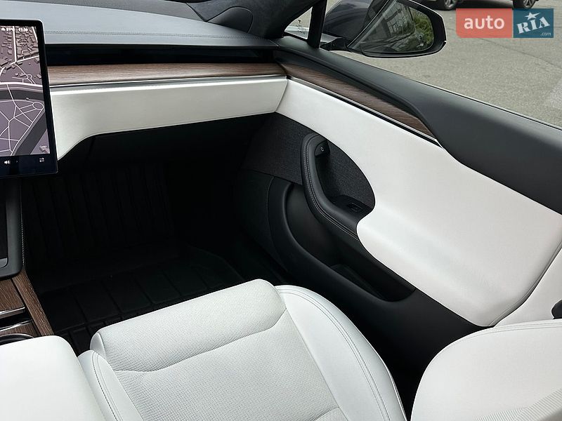 Лифтбек Tesla Model S 2022 в Киеве