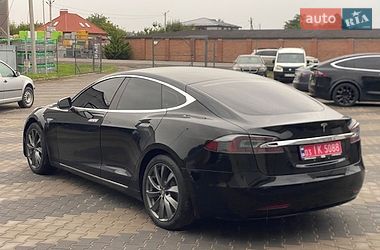 Лифтбек Tesla Model S 2016 в Луцке