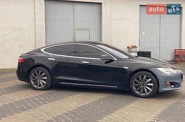 Лифтбек Tesla Model S 2016 в Луцке
