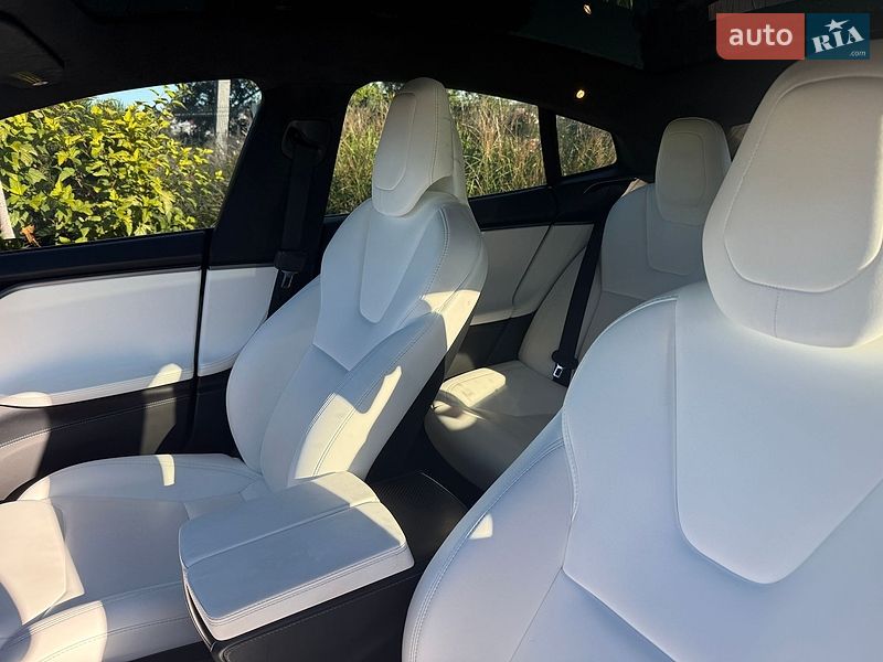 Ліфтбек Tesla Model S 2019 в Києві