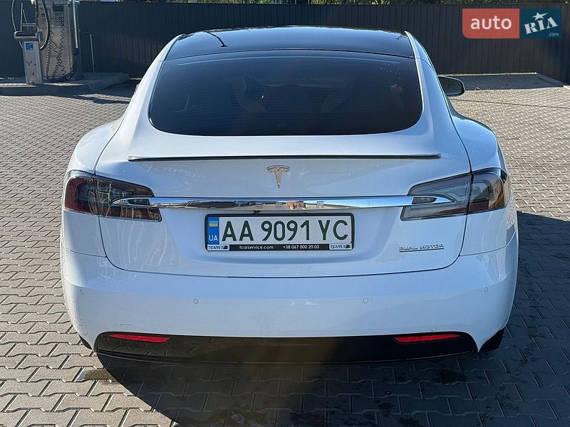 Ліфтбек Tesla Model S 2019 в Києві