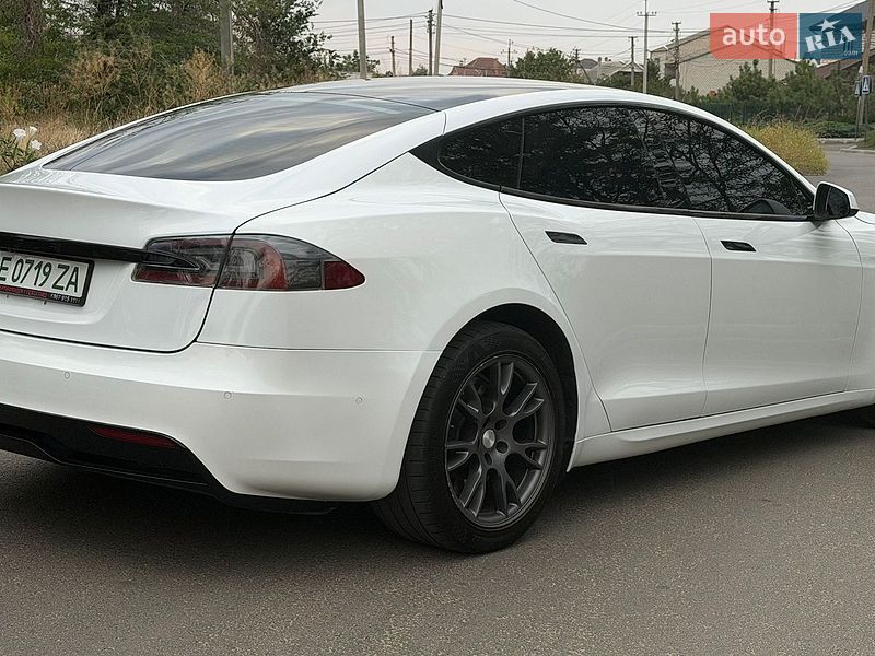 Ліфтбек Tesla Model S 2022 в Миколаєві