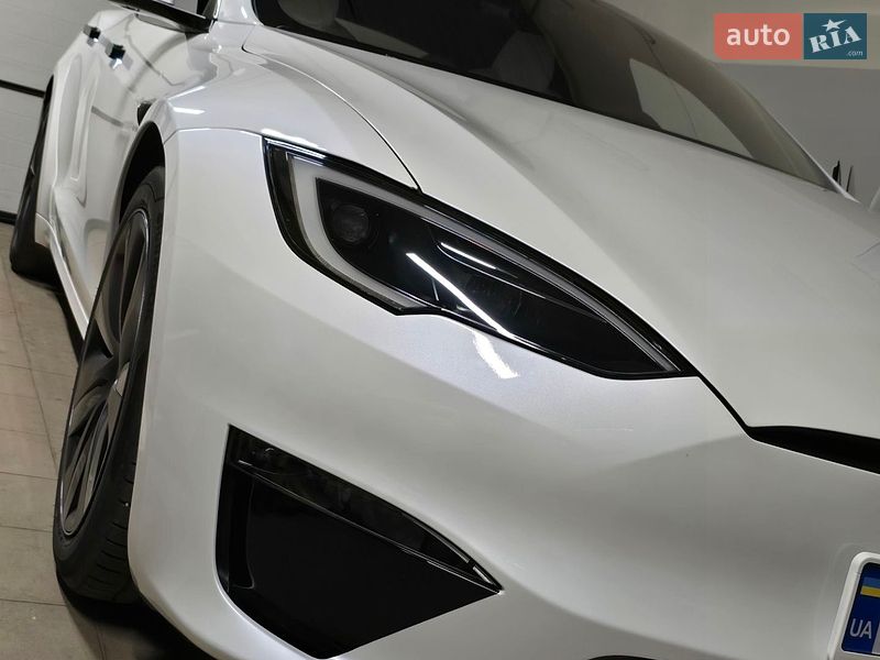 Лифтбек Tesla Model S 2024 в Ужгороде