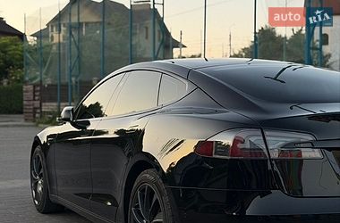 Лифтбек Tesla Model S 2017 в Луцке