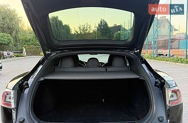Лифтбек Tesla Model S 2017 в Луцке