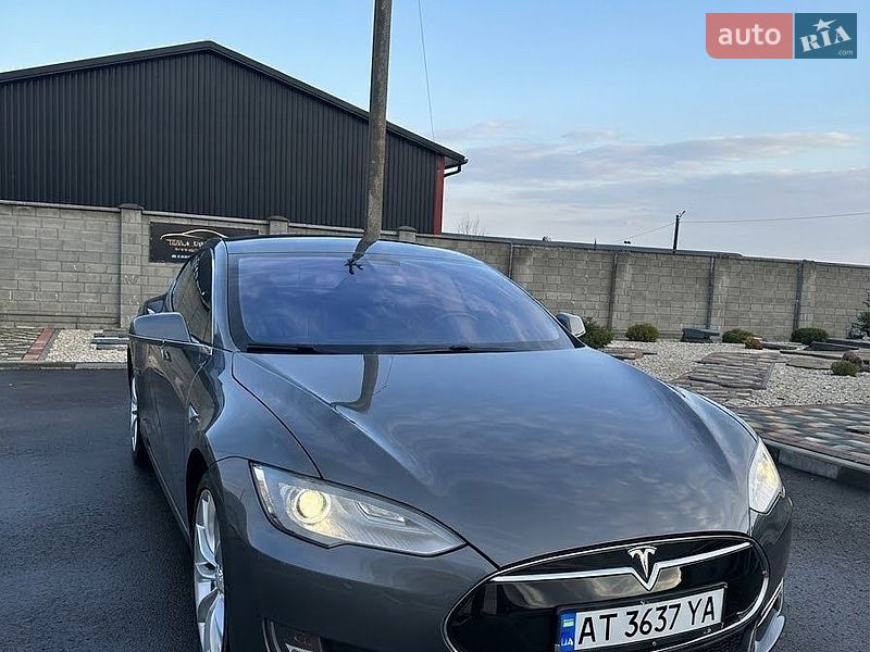 Tesla Model S 2013