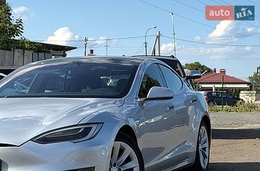Ліфтбек Tesla Model S 2018 в Ужгороді