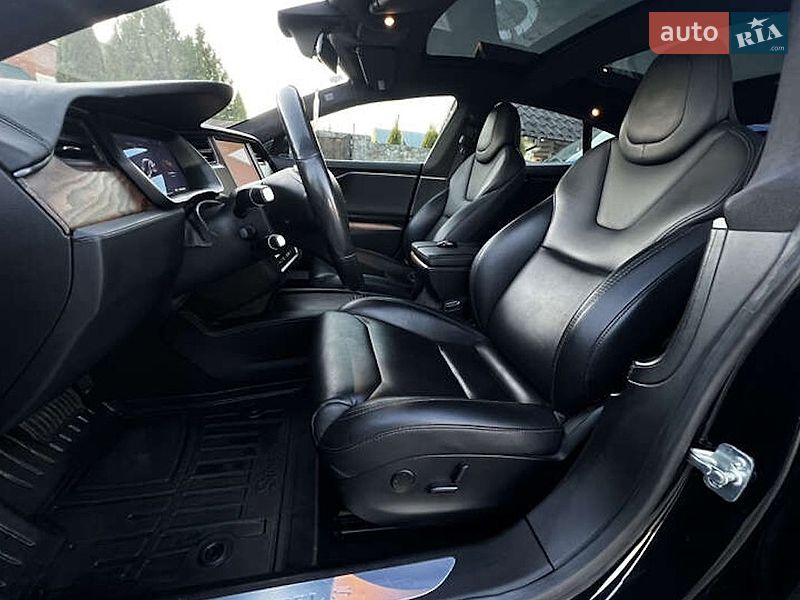 Ліфтбек Tesla Model S 2018 в Рівному