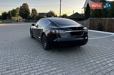 Ліфтбек Tesla Model S 2018 в Рівному