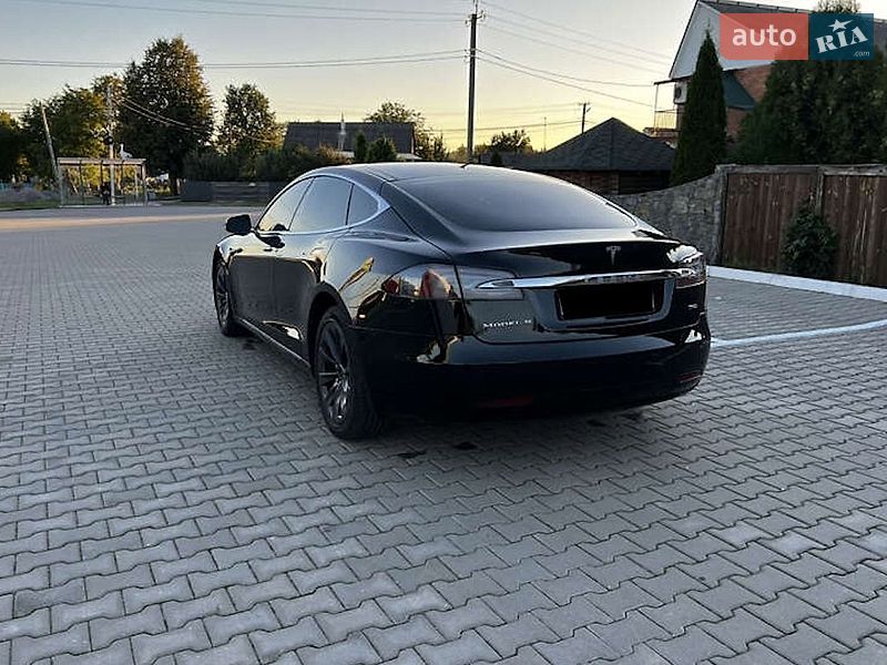 Ліфтбек Tesla Model S 2018 в Рівному