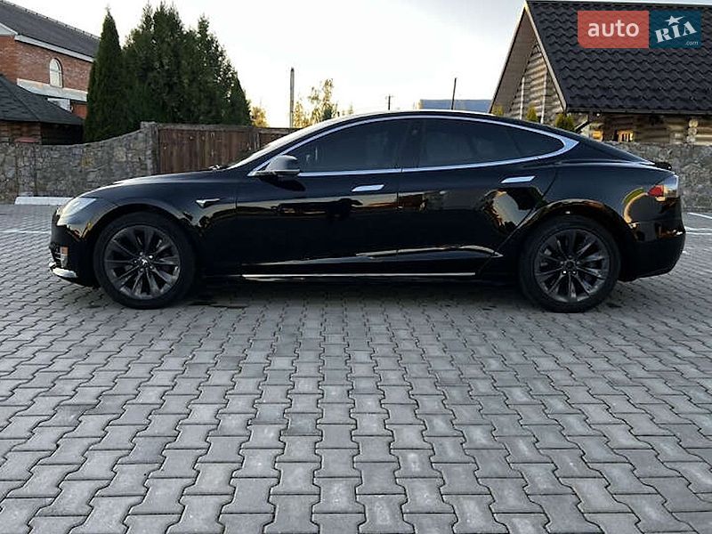 Ліфтбек Tesla Model S 2018 в Рівному