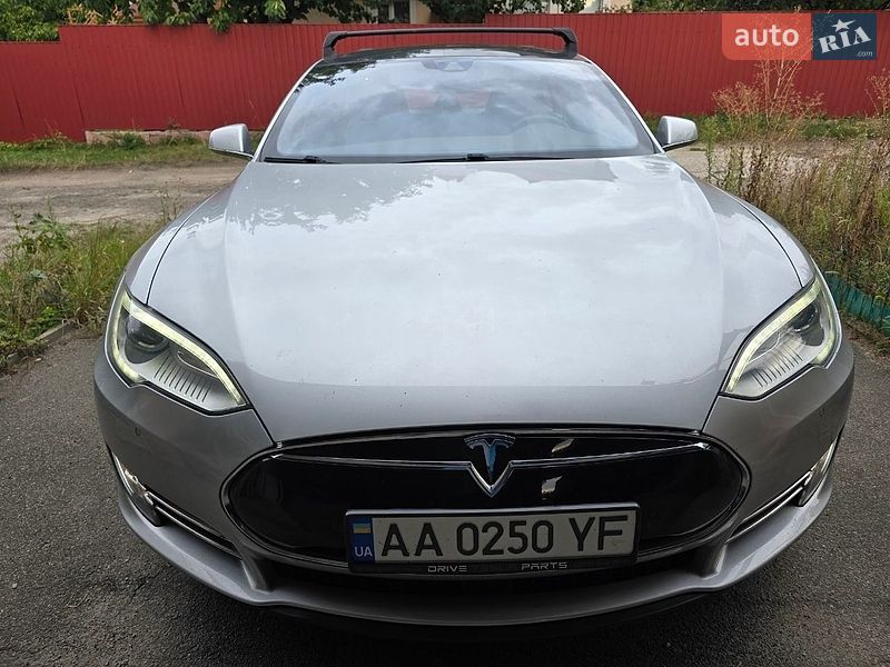 Tesla Model S 2015 Tesla Model S 2015