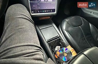 Лифтбек Tesla Model S 2014 в Виннице