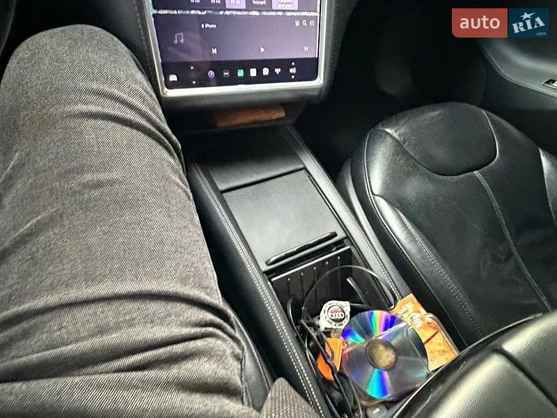 Лифтбек Tesla Model S 2014 в Виннице