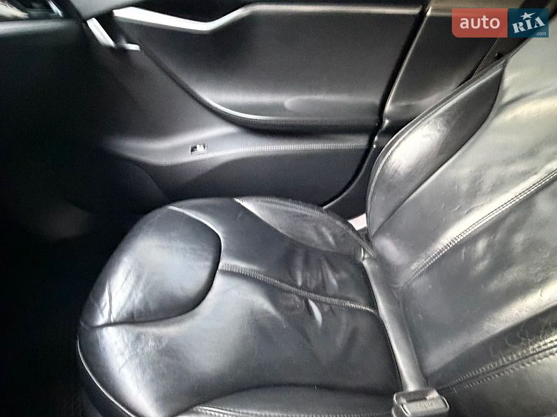 Лифтбек Tesla Model S 2014 в Виннице