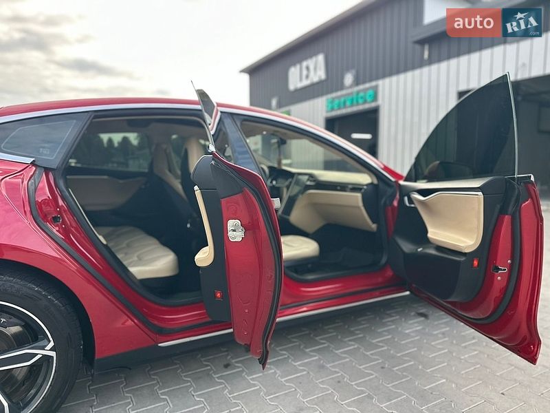 Лифтбек Tesla Model S 2013 в Владимире