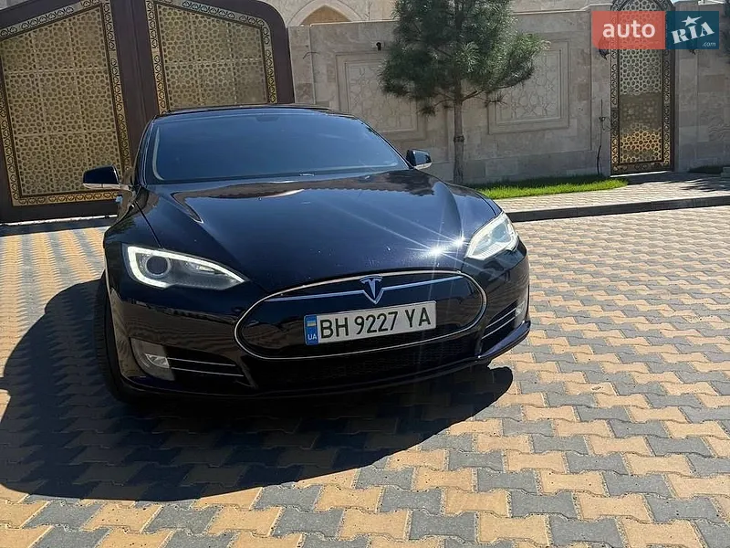 Tesla Model S