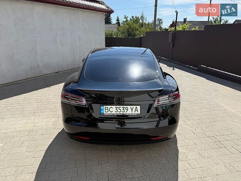 Лифтбек Tesla Model S 2020 в Нововолынске