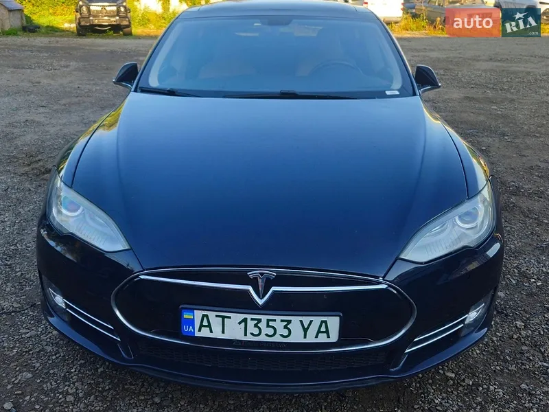 Tesla Model S 2014