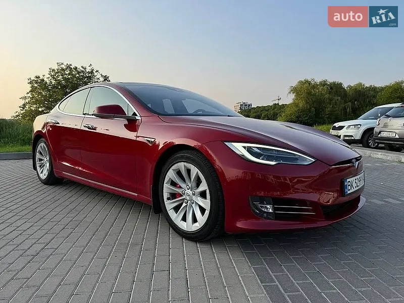 Tesla Model S 2016