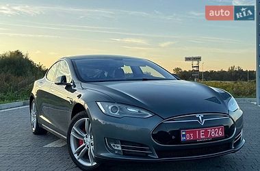 Лифтбек Tesla Model S 2014 в Львове