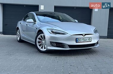 Лифтбек Tesla Model S 2016 в Тернополе Лифтбек Tesla Model S 2016 в Тернополе