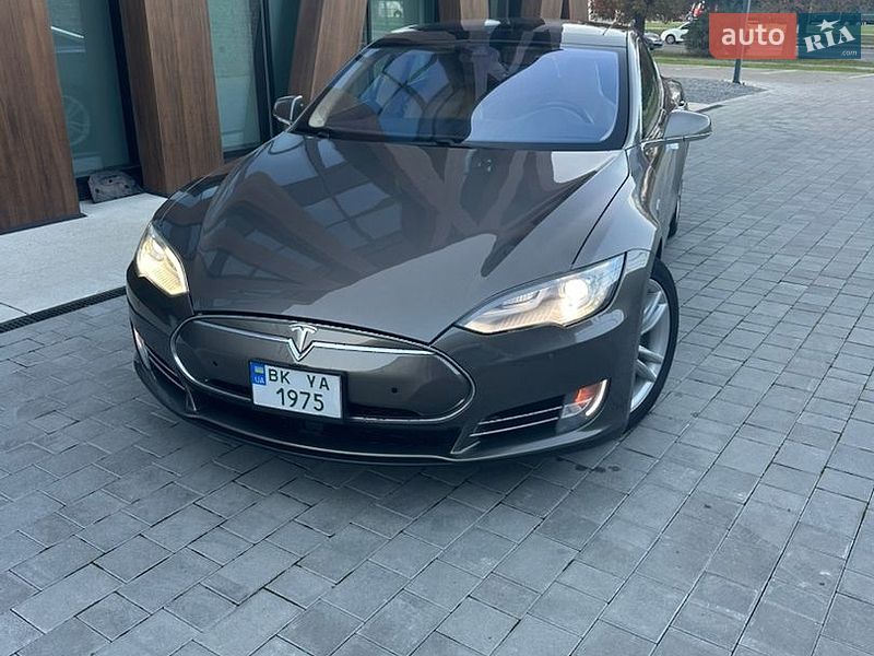 Tesla Model S 2015 Tesla Model S 2015