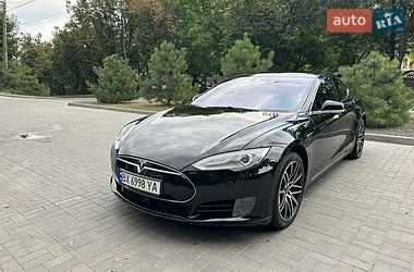 Ліфтбек Tesla Model S 2015 в Хмельницькому