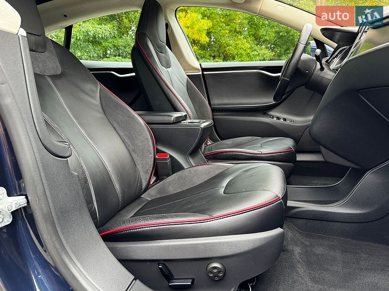 Лифтбек Tesla Model S 2013 в Луцке