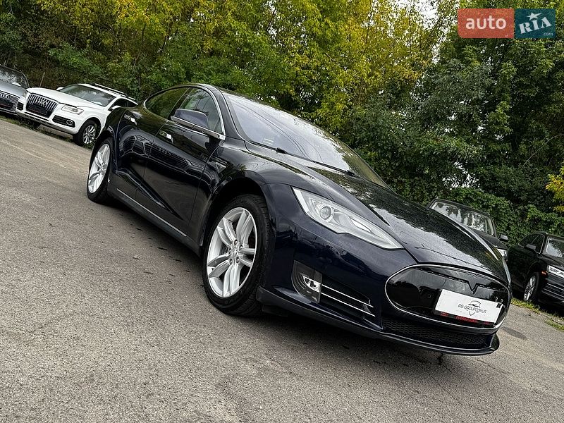 Лифтбек Tesla Model S 2013 в Луцке