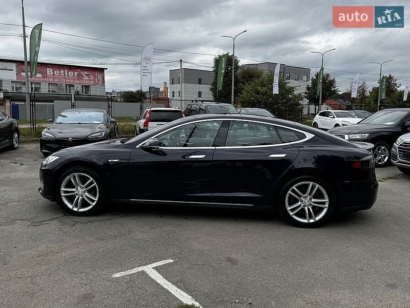 Лифтбек Tesla Model S 2013 в Луцке