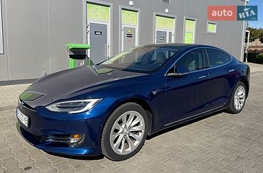 Лифтбек Tesla Model S 2018 в Виннице