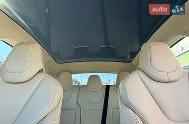 Лифтбек Tesla Model S 2018 в Виннице