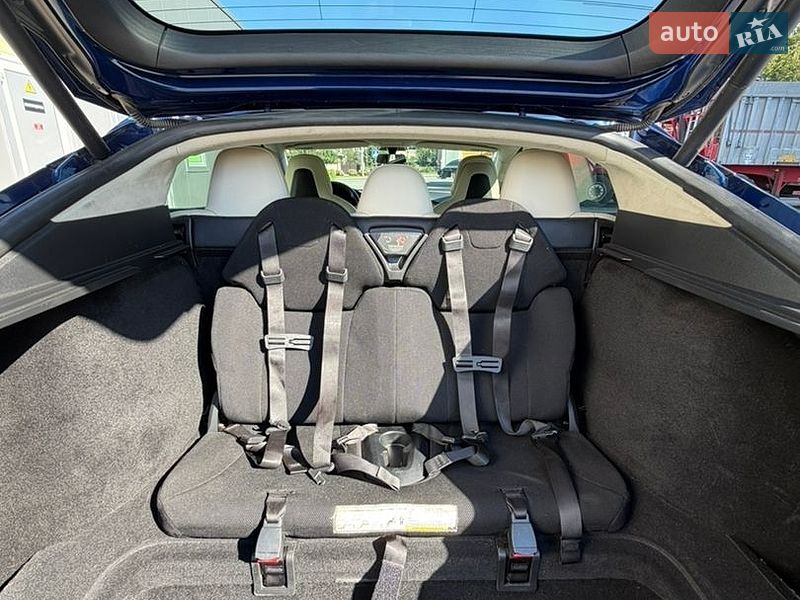 Лифтбек Tesla Model S 2018 в Виннице